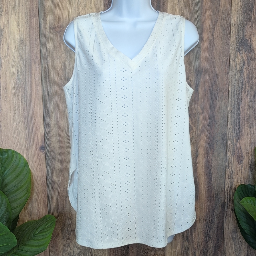 Xieerduo Sleeveless Ivory Eyelet V Neck Tank Top XL          W145